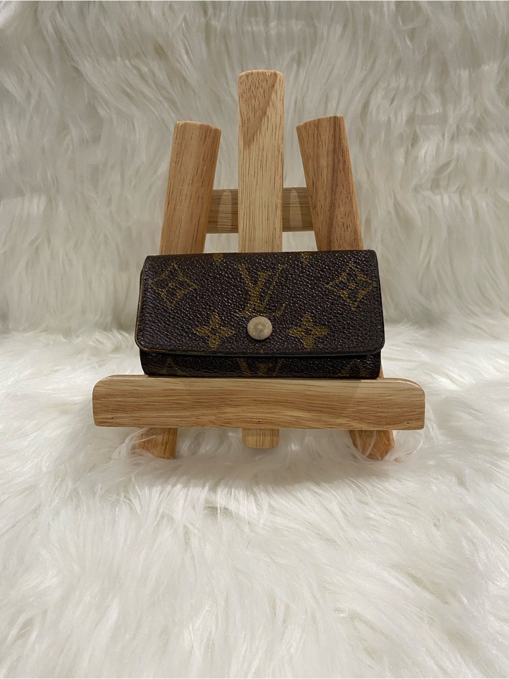 Louis Vuitton Monogram Brown Canvas Key Holder - burgundy interior - Picture 2 of 8